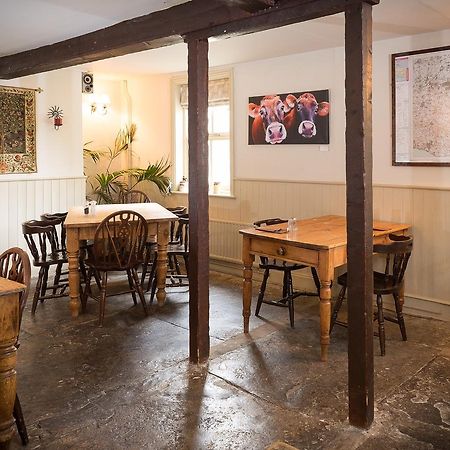 The Chetnole Inn Екстер'єр фото