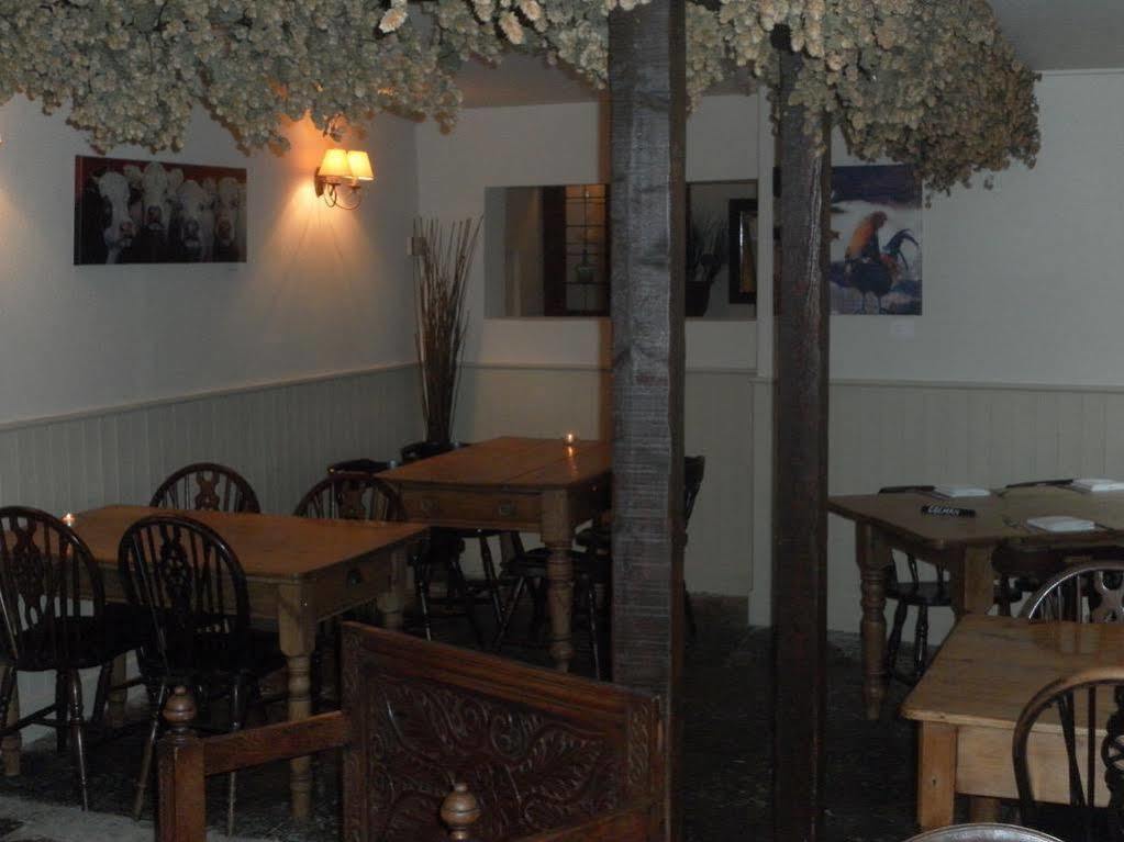 The Chetnole Inn Екстер'єр фото